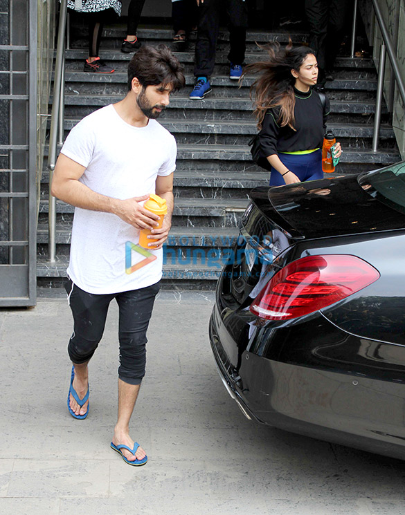 photos shahid kapoor and mira rajput snapped at the gym in juhu 2