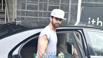 Photos: Shahid Kapoor snapped at the gym in Juhu