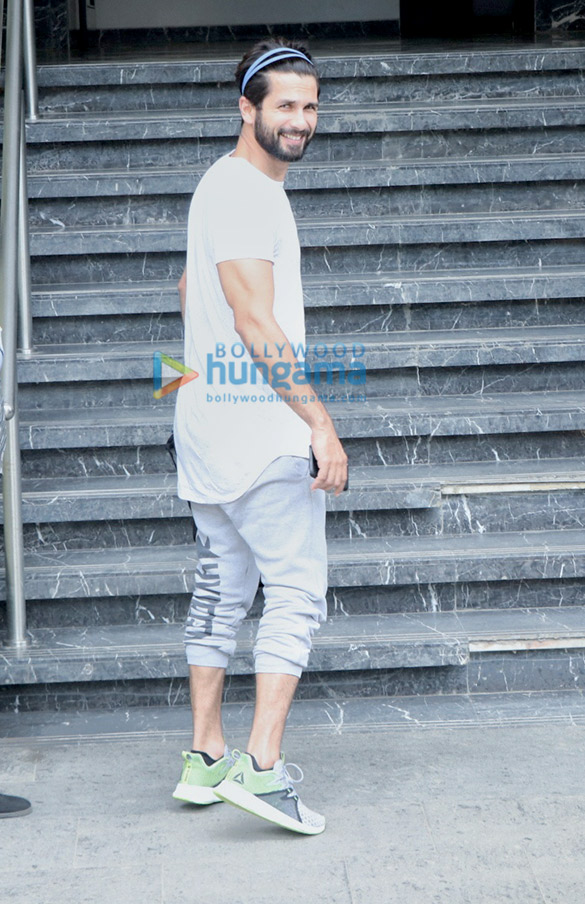 photos shahid kapoor snapped at the gym 2