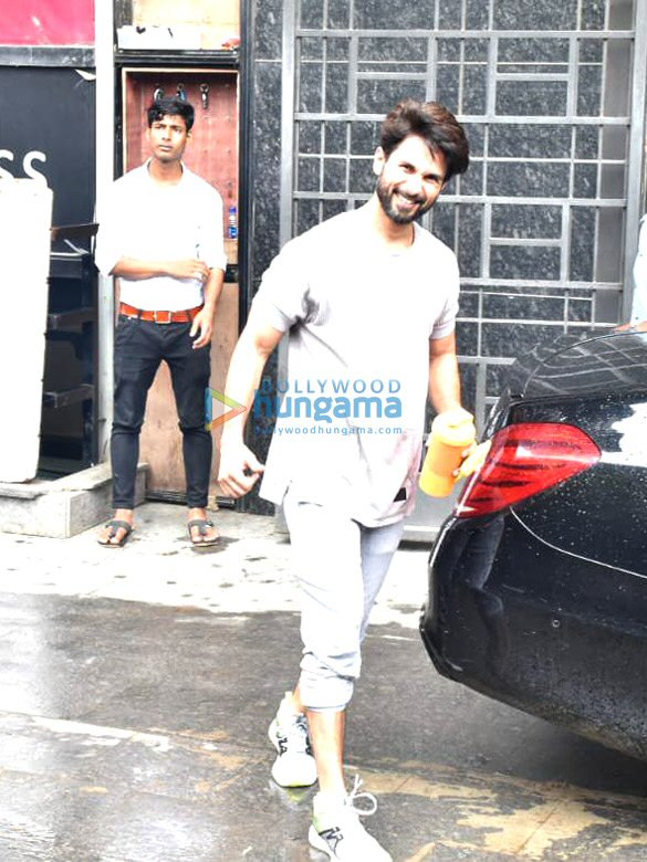 photos shahid kapoor snapped at the gym in juhu 2