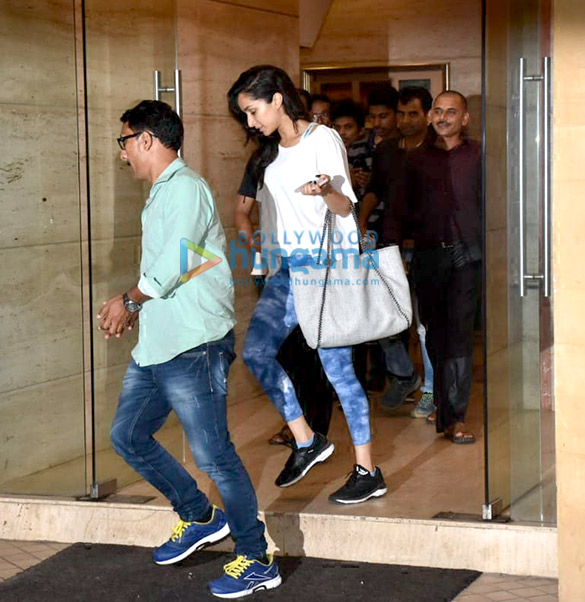 photos shraddha kapoor spotted at a recording studio in khar 2