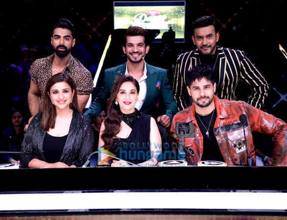 Photos: Sidharth Malhotra, Parineeti Chopra, Madhuri Dixit and others snapped promoting Jabariya Jodi on sets of Dance Deewane Photos: Sidharth Malhotra, Parineeti Chopra, Madhuri Dixit and others snapped promoting Jabariya Jodi on sets of Dance Deewane