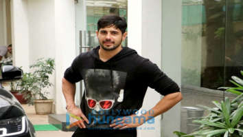 Photos: Sidharth Malhotra spotted at Sunny Super Sound in Juhu