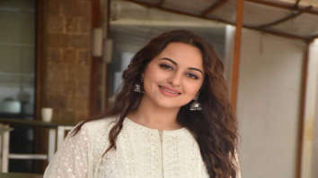 Photos: Sonakshi Sinha snapped promoting her film Khandaani Shafakhana
