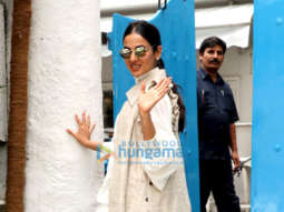 Photos: Sonal Chauhan spotted at Olive Bar and Kitchen in Bandra