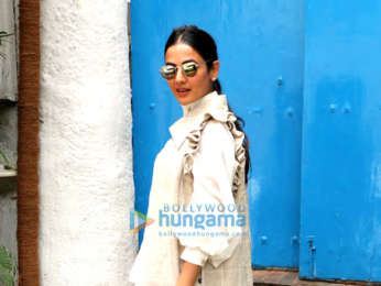 Photos: Sonal Chauhan spotted at Olive Bar n Kitchen in Bandra