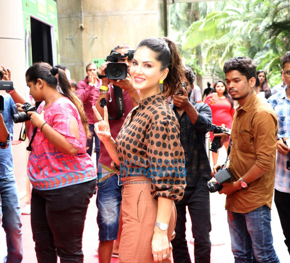 photos sunny leone sunny singh nijjar and others grace the song launch of funk love from their film jhootha kahin ka 7