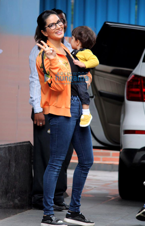 Photos: Sunny Leone spotted with her kids in Juhu Photos: Sunny Leone spotted with her kids in Juhu