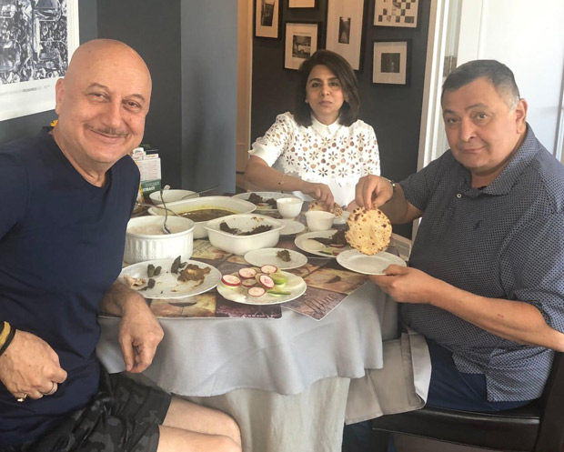Rishi Kapoor savours 'aate ka phulka' with Neetu Kapoor, thanks Anupam Kher for wonderful meal