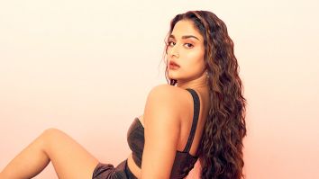 Celebrity wallpaper of Saiee Manjrekar