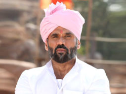 Suniel Shetty and Kichcha Sudeep grooved with 500 dancers for his multi-lingual, Pehlwaan