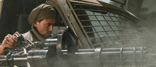 Tiger Shroff wields the world’s most powerful machine gun in War! Tiger Shroff wields the world’s most powerful machine gun in War!