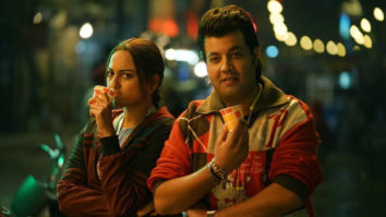 WATCH VIDEO: Varun Sharma discovered his Khandaani Shafakhana co-star Sonakshi Sinha never had ‘Sooji Ke Golgappe’ and then this happened