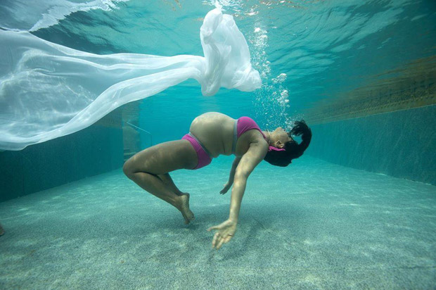 Sameera Reddy flaunts her baby bump in bikini in this underwater photoshoot to promote positive body image! 