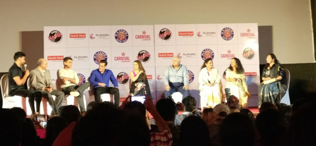 25 Years of Hum Aapke Hai Koun: Salman Khan and Madhuri Dixit recreate MAGIC at the royal Liberty cinema! 25 Years of Hum Aapke Hai Koun: Salman Khan and Madhuri Dixit recreate MAGIC at the royal Liberty cinema!