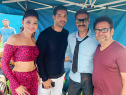 PHOTOS: Urvashi Rautela’s teatime with Ajay Devgn and John Abraham on the sets of Anees Bazmee’s Pagalpanti