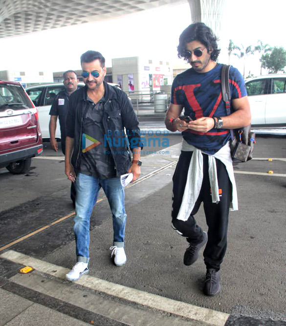 photos aamir khan and parineeti chopra snapped at the airport 7