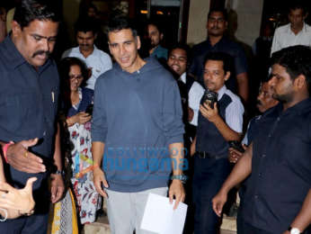 Photos: Akshay Kumar, Sonakshi Sinha, Vidya Balan and Taapse Pannu snapped promoting their film Mission Mangal at Radio City office in Bandra