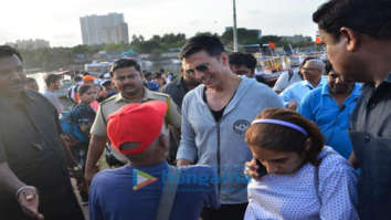 Photos: Akshay Kumar snapped at the Madh Jetty
