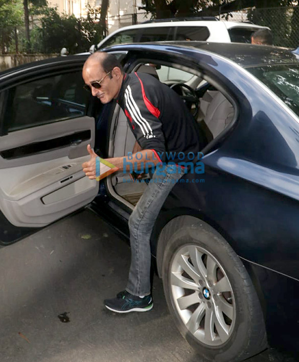 photos akshaye khanna spotted at shankar mahadevans dubbing studios 3