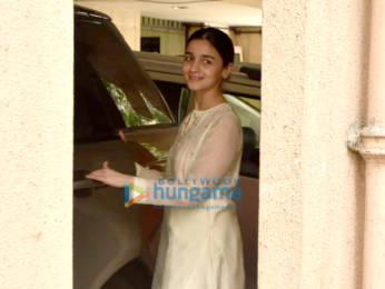 Photos: Alia Bhatt snapped post a meeting at Sanjay Leela Bansali's office in Juhu