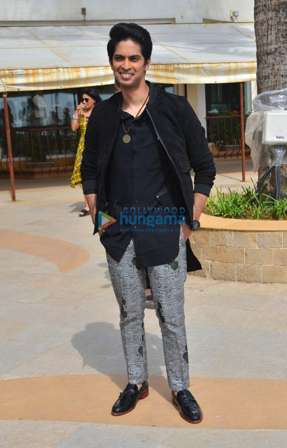 photos cast of chhichhore snapped at sun n sand for promotions 001