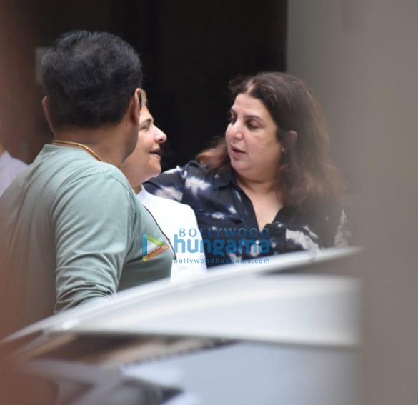 photos celebs attend hrithik roshans grandfather j om prakashs funeral 001