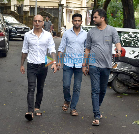 photos celebs attend hrithik roshans grandfather j om prakashs funeral 5