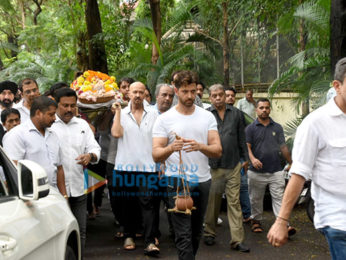 Photos Celebs attend Hrithik Roshan’s grandfather J.Om Prakash’s funeral