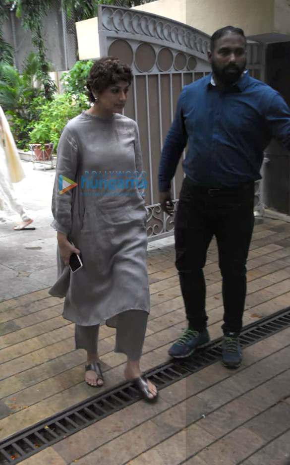 photos hrithik roshan vivek oberoi zayed khan and others spotted at j om prakashs house 3