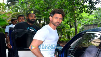 Photos: Hrithik Roshan snapped at Novotel in Juhu