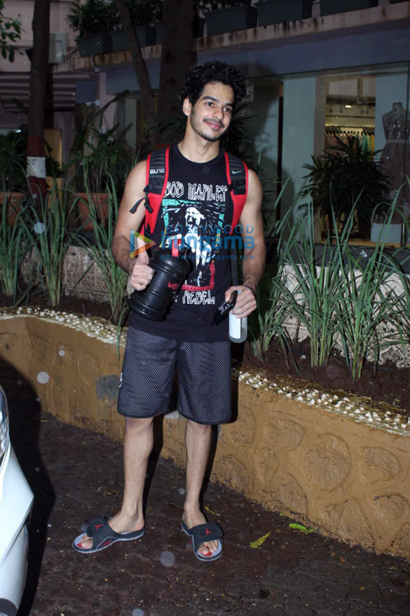 photos janhvi kapoor and ishaan khatter spotted at the gym 2