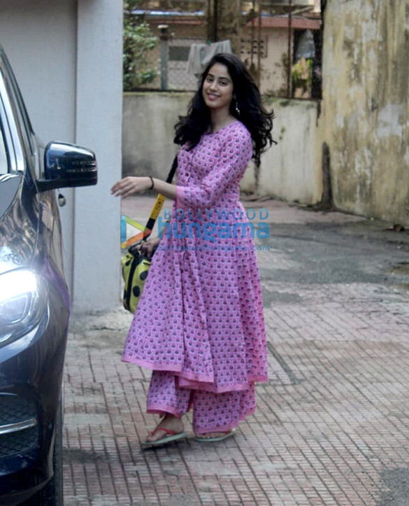 photos janhvi kapoor and her trainer namrata purohit spotted at pilates studio 6