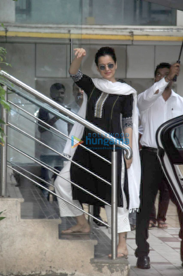 photos kangana ranaut snapped at dance class 1