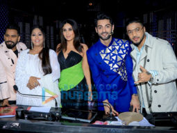 Photos: Kareena Kapoor Khan, Waheeda Rehman, Asha Parekh and others snapped on sets of Dance India Dance
