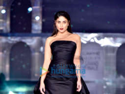 Photos: Kareena Kapoor Khan walks the ramp for Gauri & Nainika at Lakme Fashion Week 2019 grand finale