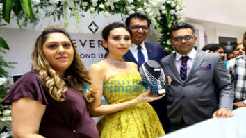 Photos: Karisma Kapoor graces an event for Om Jewellers