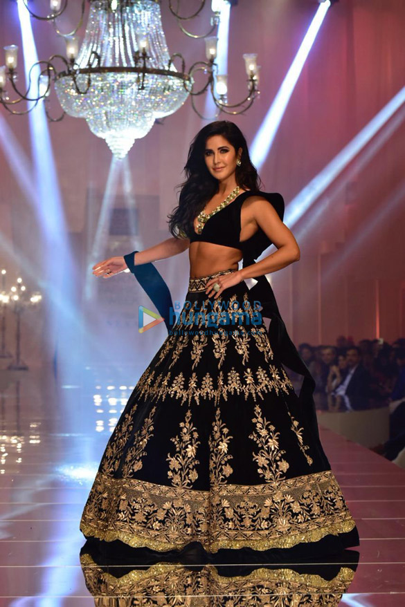 photos katrina kaif walks the ramp at lakme fashion week 2019 5