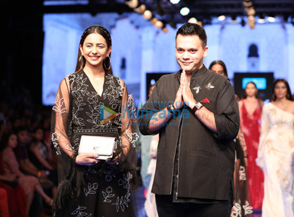photos pooja hegde diana penty and others snapped at lakme fashion week winterfestive 2019 day 3 0101 4
