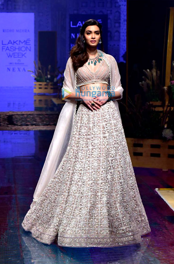 photos pooja hegde and diana penty snapped at lakme fashion week winterfestive 2019 day 3 6