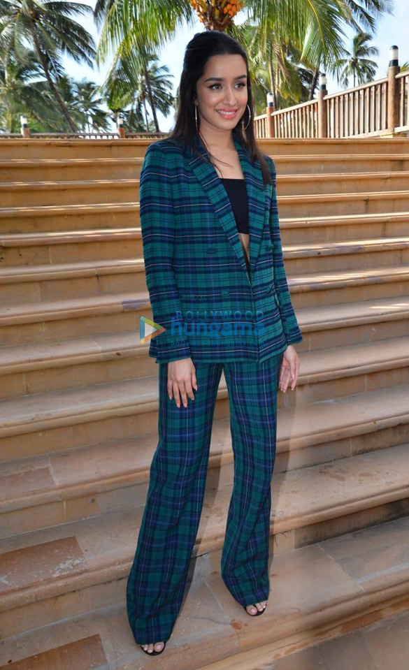 photos prabhas and shraddha kapoor snapped promoting saaho at jw marriott 2