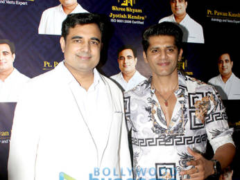 Photos: Rahul Roy, Karanvir Bohra, Dheeraj Kumar and others attended Pandit Pawan Kaushik's birthday bash