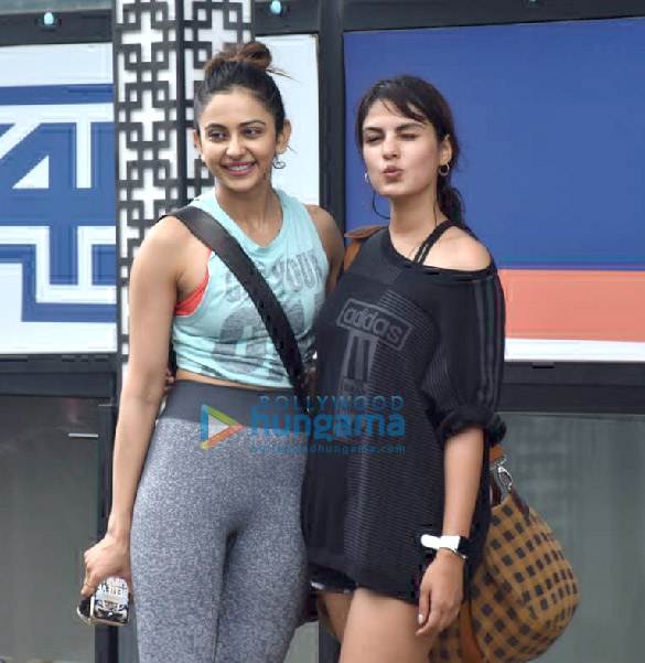 Photos: Rakul Preet Singh and Rhea Chakraborty spotted at the gym in Juhu Photos: Rakul Preet Singh and Rhea Chakraborty spotted at the gym in Juhu