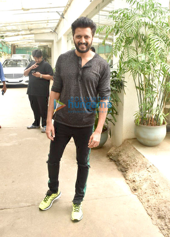 photos riteish deshmukh and milap zaveri spotted at a dubbing studio in juhu 2