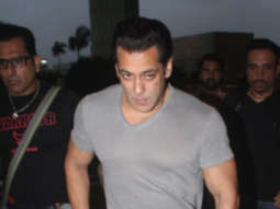 Photos: Salman Khan, Vivek Oberoi, Akshay Kumar and others snapped at the airport