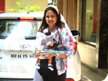 Photos: Sameera Reddy snapped in Bandra