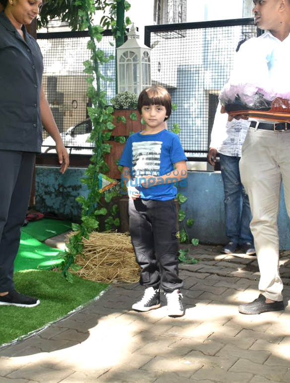 photos shahid kapoor and family snapped celebrating mishas birthday 1