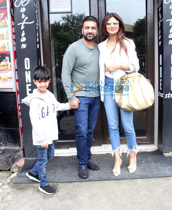 Photos: Shilpa Shetty and Raj Kundra spotted at Bastian in Bandra Photos: Shilpa Shetty and Raj Kundra spotted at Bastian in Bandra