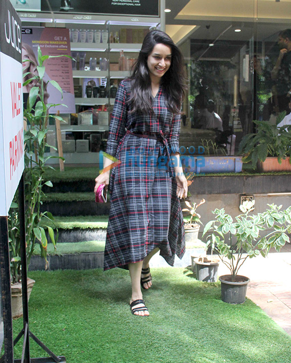 photos shraddha kapoor spotted at a salon in juhu 2