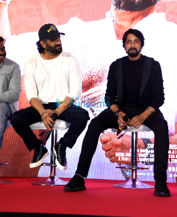 photos suniel shetty and kichcha sudeepa grace the trailer launch of pehlwaan 7